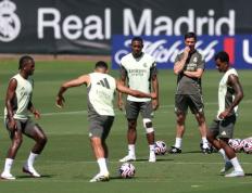 竞彩网-大巴黎阵容2025(大巴黎最新阵容2020)