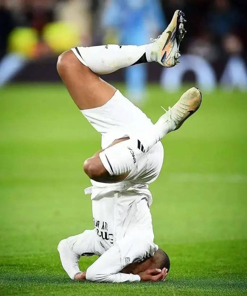 竞彩网-姆(mǔ)巴佩踢球怎么樣(yàng)(姆(mǔ)巴佩踢球怎么樣(yàng)啊)