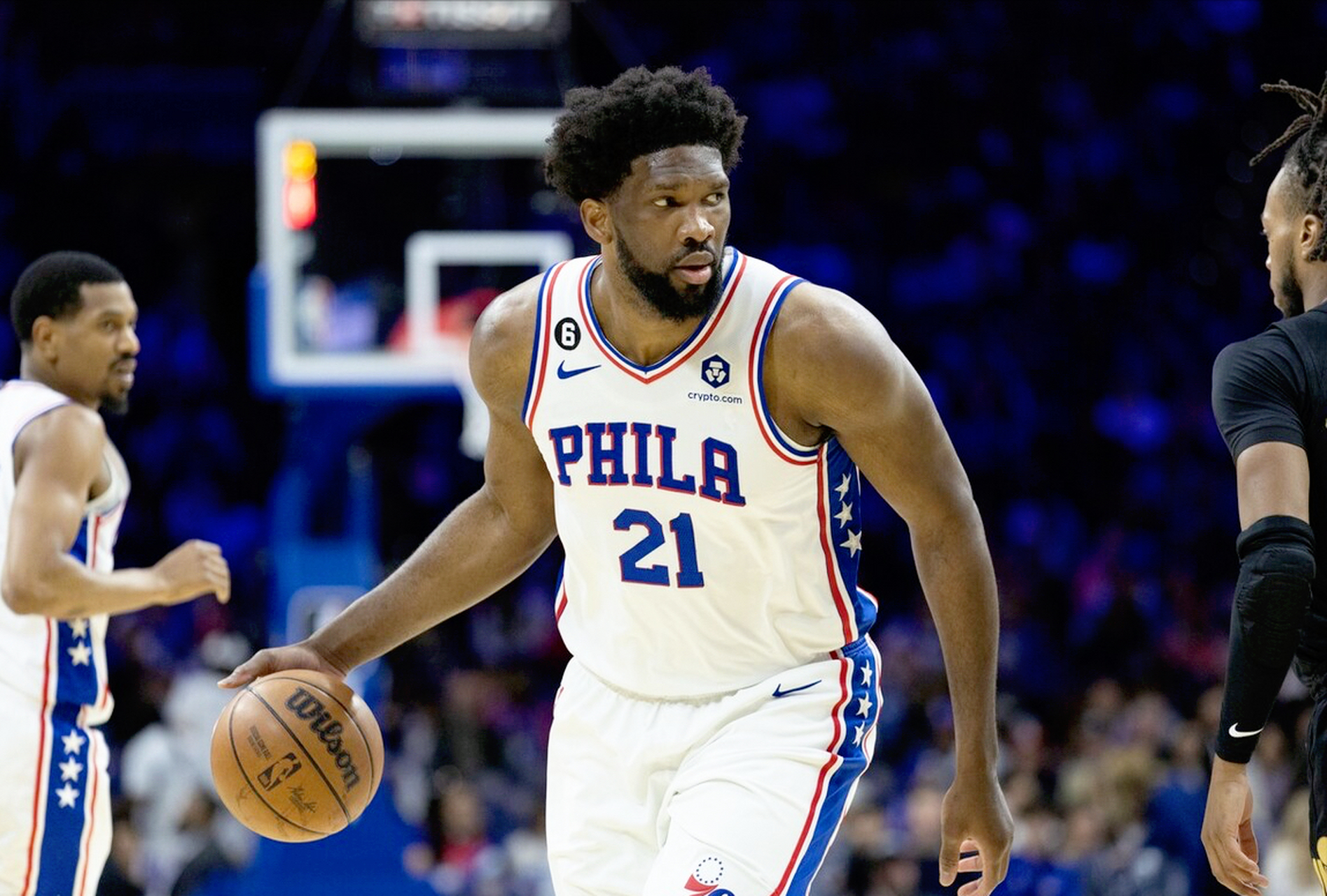 竞彩足球-乔爾(ěr)·恩比德脚步技巧(恩比德歐(ōu)洲步晃晕小乔丹)